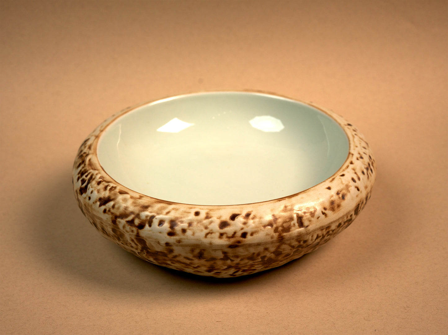 IVORY GLAZE/MATTE CERAMIC DEEP PLATE