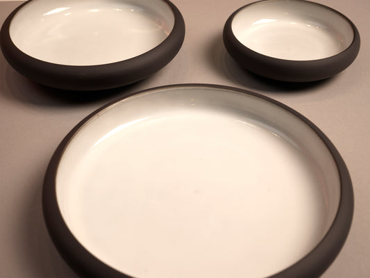 BLACK GLAZE/MATTE CERAMIC PLATE SET